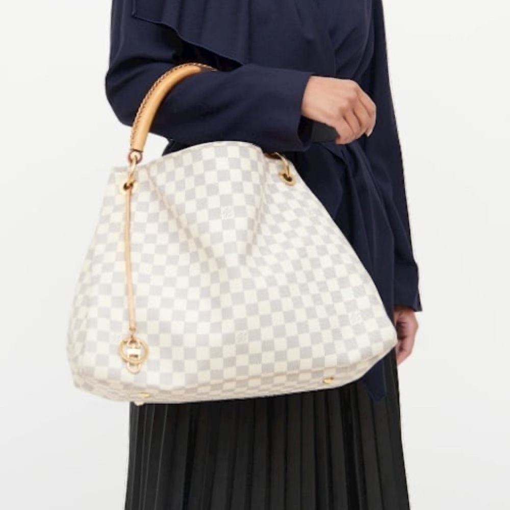 •SOLD• PRICE FIRM•AUTHENTIC•LIKE NEW•Louis Vuitton Damier Azur Artsy MM Bag